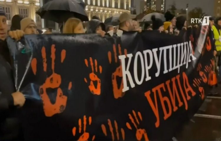 Protesta në Serbi, shkak tragjedia në stacionin hekurudhor në Novi Sad