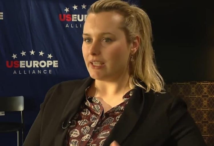 Stradner: Vuçiq ka probleme brenda Serbisë, prandaj edhe po bën lojë me situatën në Kosovë