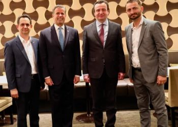 “Kogja do i kanë fërku duart pas fitores së Trump”, publikohet foto e Kurtit me shefin e ri të CIA-s