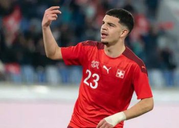 Zvicra godet serbët, gjen avantazhin dhe kalon në epërsi