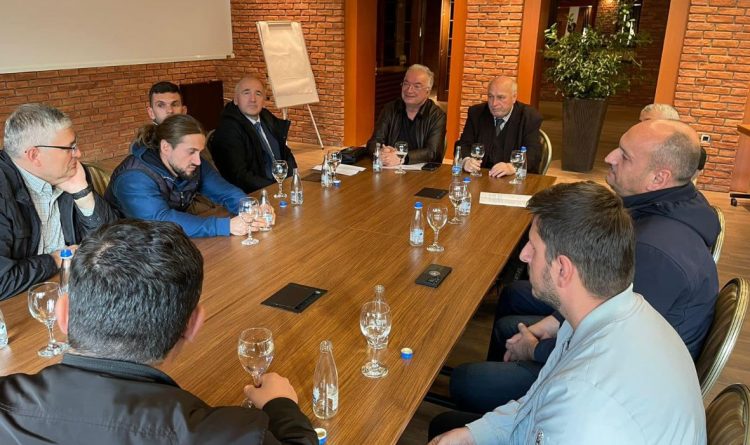 Haliti pasi pajtoi Muhaxherin me sulmuesit: Burrat falin, Gaz – faleminderit