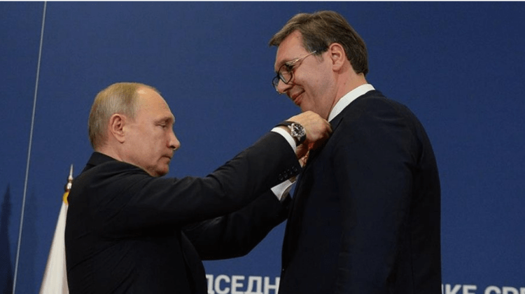 Raportohet se Putini e ka ftuar Vuçiqin për vizitë në Moskë