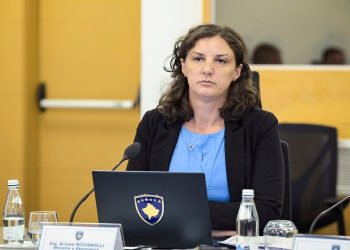 Ministrja Rizvanolli: Nënshkrova vendimin për ankandin e parë të erës