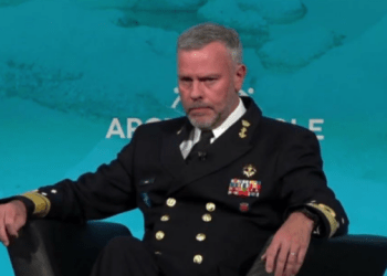 Zyrtari i lartë i NATO-s u bën thirrje bizneseve të përgatiten për ‘skenarë lufte’