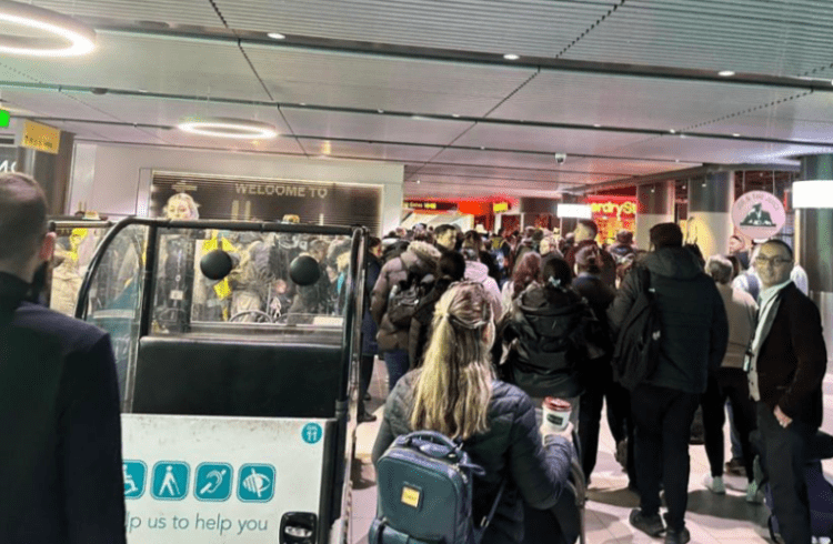 Rihapet aeroporti në Londër/ Nuk jepen detaje pas alarmit për bombë