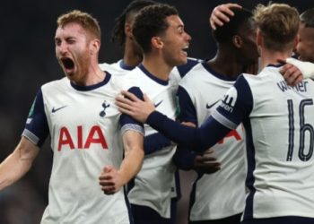 Tottenham mposht Aston Villën në një sfidë dramatike