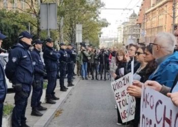 Opozita serbe proteston kundër korrupsionit, pas incidentit tragjik në Novi Sad