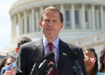 Senatori Blumenthal i shkruan Blinkenit: SHBA-ja t’i mbajë sytë kah Kosova sepse rrezikohet nga Serbia