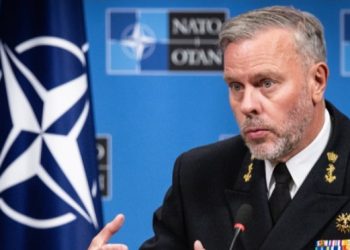 Admirali i lartë i NATO-s paralajmëron sipërmarrësit: Përgatituni për një “skenar lufte”