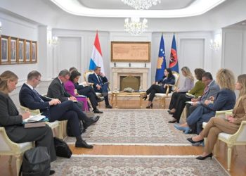 Osmani pas takimit me Bettel: Kosova ka ndërmarrë hapa të rëndësishëm për të përmbushur kriteret e BE-së
