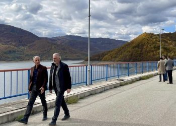 Syla vizitë në liqenin e Ujmanit, diskutohet për mbrojtjen e digës