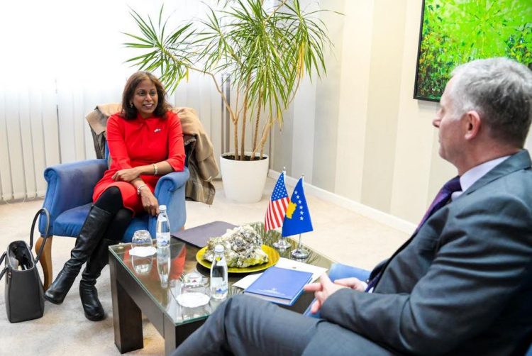 Bislimi mirëpriti Prattipatin e ShBA-së, diskutojnë për çështjet e Kosovës