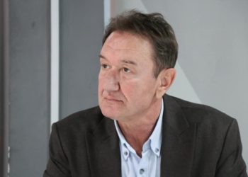 Vëllai i dëshmores së kombit i reagon ‘gazetarit’ Krstiq: E ke obligim me dhënë informacione për k*rimet e luftës