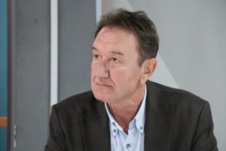 Vëllai i dëshmores së kombit i reagon ‘gazetarit’ Krstiq: E ke obligim me dhënë informacione për k*rimet e luftës