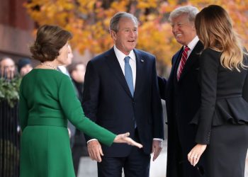Ish-presidenti Bush e uron Trumpin