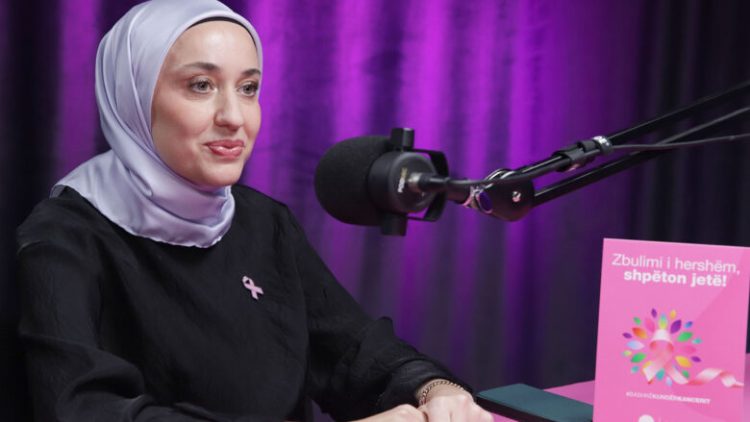 Trajtimi i k*ancerit të gjirit në Kosovë, doktoresha Goga: Ka bërë revolucion target-terapia dhe imunoterapia(Video)