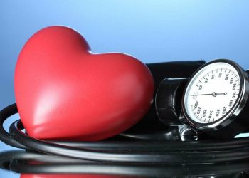 Si ta parandaloni dhe trajtoni tensionin e lartë të gjakut?