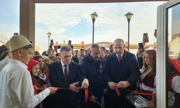 Komuna e Likovës, për festën e 28 nëntorit- ditës së flamurit, lëshoi në përdorim Shtëpinë e Kulturës