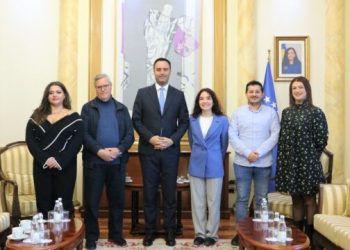 Konjufca pret në takim pjesëtarët e korit ‘Siparantum’, flasin për sukseset në skena të rëndësishme muzikale