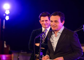 Kryeministri Kurti mori pjesë në natën hapëse të ‘Prishtina Jazz Festival’