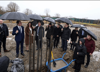 Vendoset gurthemeli i Sallës së Edukatës Fizike në shkollën ‘Ali Ajeti’ në Podujevë