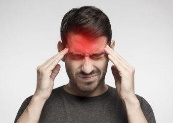 Si t’i menaxhojmë dhimbjet e migrenës?