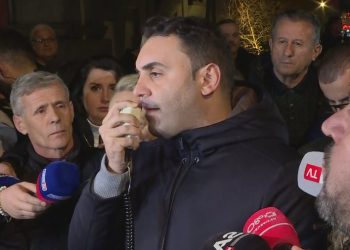 3 orë mosbindje civile, mbyllet protesta e opozitës në Shqipëri