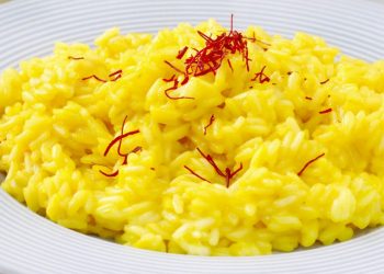 Rizoto me shafran, shije dhe aromë e veçantë