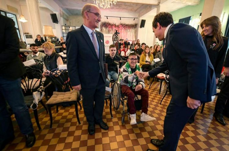ROR shënon 10-vjetorin, Kurti bashkëbisedon me anëtarë të grupit