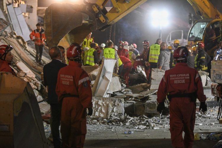 Novi Sad: Shkon në 13 numri i të vdekurve nga shembja e stacionit të trenit