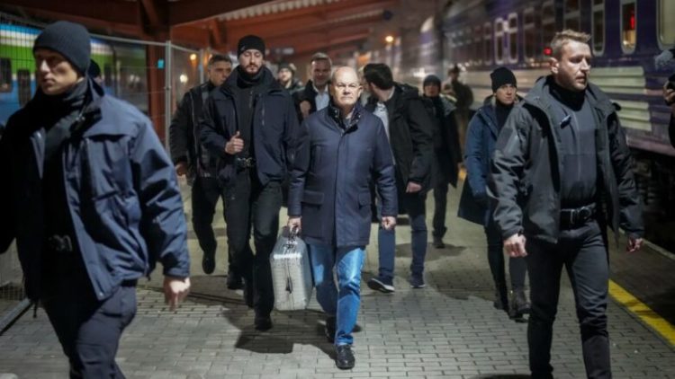 Kancelari Scholz bën një vizitë të papritur në Ukrainë, këto ishin fjalët e tij menjëherë pas mbërritjes në Kiev