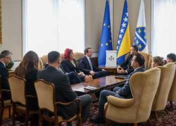 Kurti në Bosnjë e Hercegovinë flet për Marrëveshjen e Procesit të Berlinit për lirinë e lëvizjes me karta identiteti