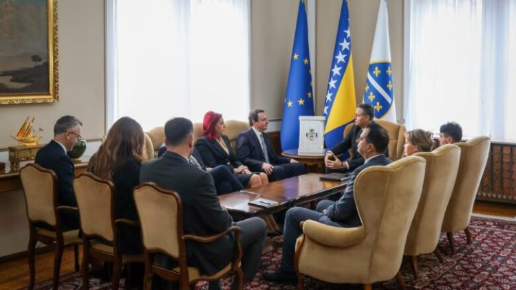 Kurti në Bosnjë e Hercegovinë flet për Marrëveshjen e Procesit të Berlinit për lirinë e lëvizjes me karta identiteti