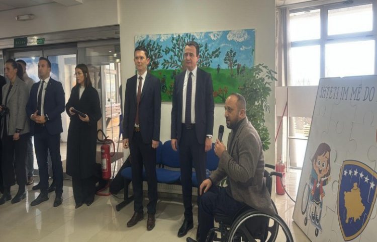 Kurti në Handikos: Përkrahjen ndaj jush e kemi borxh si shtet