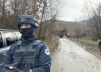 Vazhdojnë bastisjet policore në rajonin e Zubin Potokut