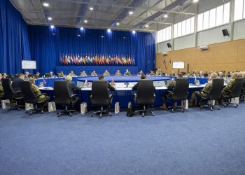 Komandanti i KFOR-it kërkon unitet për sigurinë në Kosovë dhe rajon