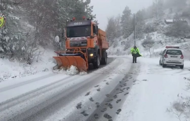 Rruga Pejë-Kullë e bllokuar për automjetet e rënda