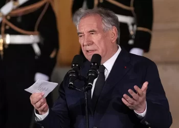 Kryeministri francez emëron qeverinë e katërt të vendit në më pak se një vit