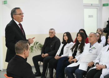 Hamza premton sigurime shëndetësore, digjitalizim dhe sistem kombëtar për emergjencat mjekësore
