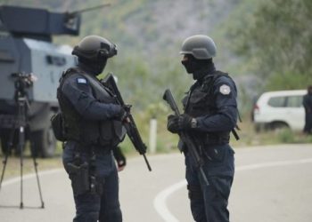 BE-ja: Serbia me hapa të pamjaftueshëm ndaj përgjegjësve për sulmet në veri të Kosovës
