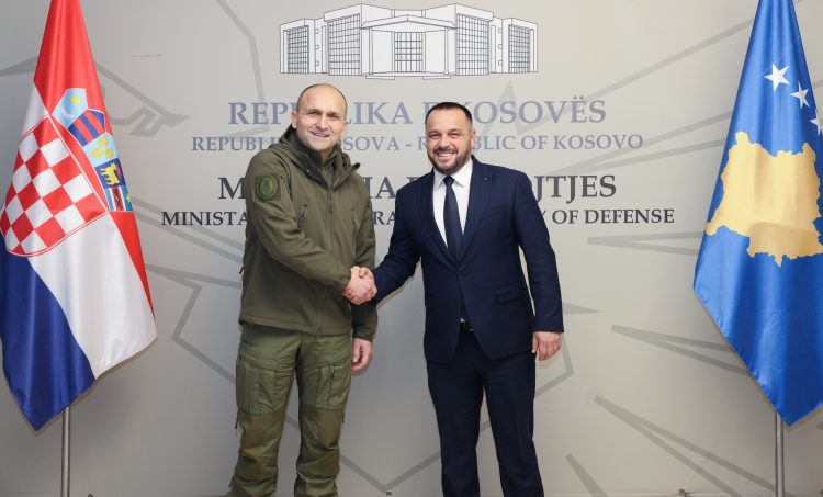 Maqedonci takohet me homologun kroat, e informon për gjendjen në veri pas sulmit në Ibër Lepenc