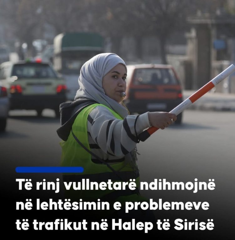 Të rinj vullnetarë ndihmojnë në lehtësimin e problemeve të trafikut në Halep të Sirisë