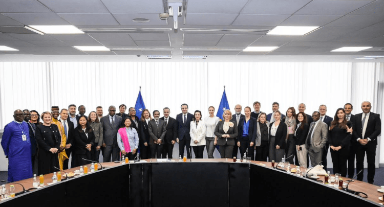 Kryeministri Kurti priti në takim pjesëmarrësit e edicionit të dytë të Forumit Ndërkombëtar ‘Ulpiana’