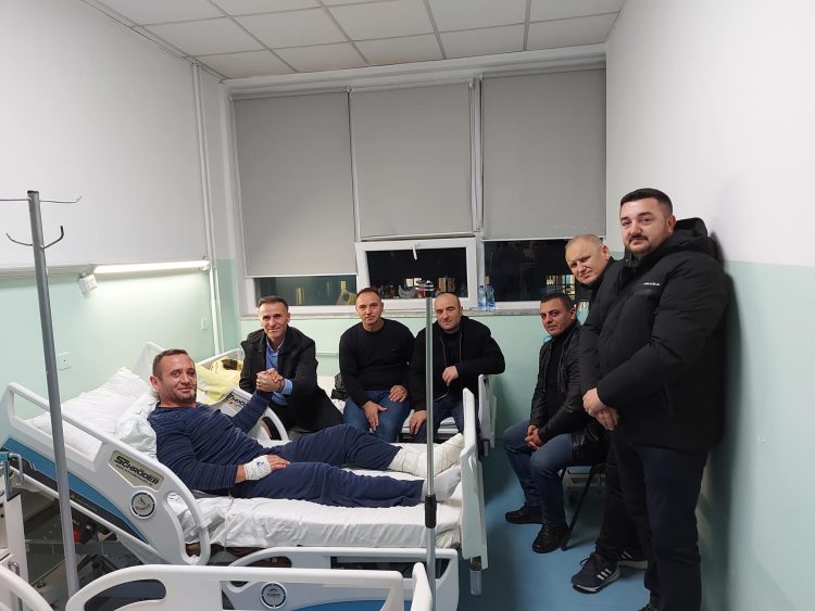 Hetemi viziton policët e aksidentuar në Grabovc të Zveçanit