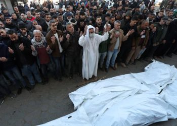 Përpjekje për të shpëtuar pacientët në Gaza, pasi Izraeli urdhëroi evakuimin e spitalit