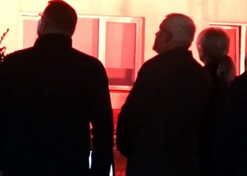 Stacioni Policor Qendra ndriçohet në shenjë solidarizimi ndaj dh*unës së grave