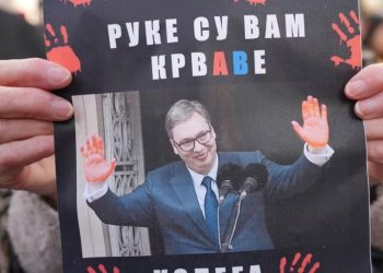 Protesta masive në Beograd, Vuçiq: Nuk largohem nga vendi siç bëri Assadi