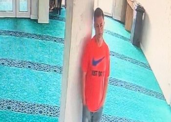 Policia kërkon ndihmë në identifikimin e një të dyshuari për vjedhje