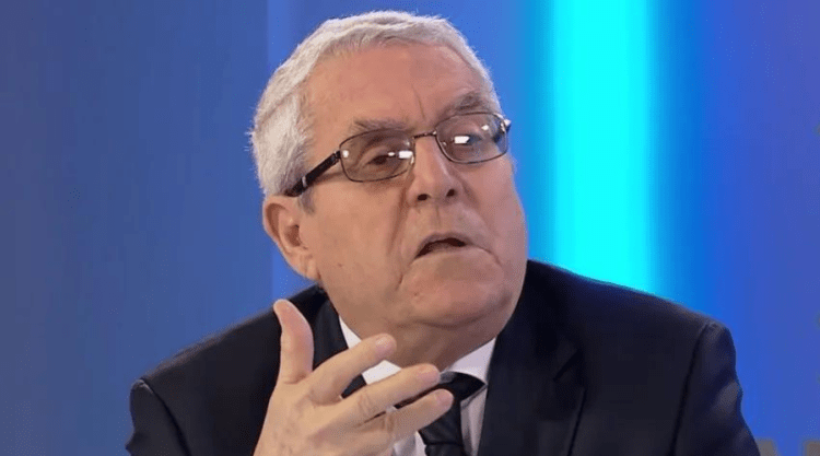 Krerët politikë shqiptarë i betohen “për besnikëri deri në vdekje” shërbimit sekret maqedonas!