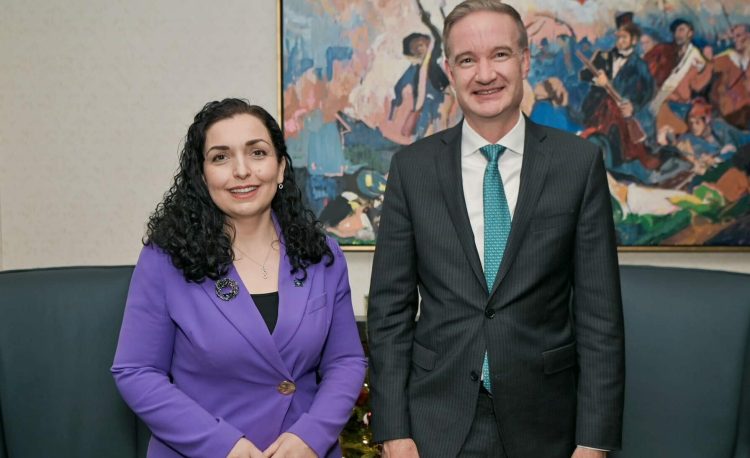 Osmani e falënderon Carpenterin për mbështetjen që ShBA-ja i ka dhënë Kosovës